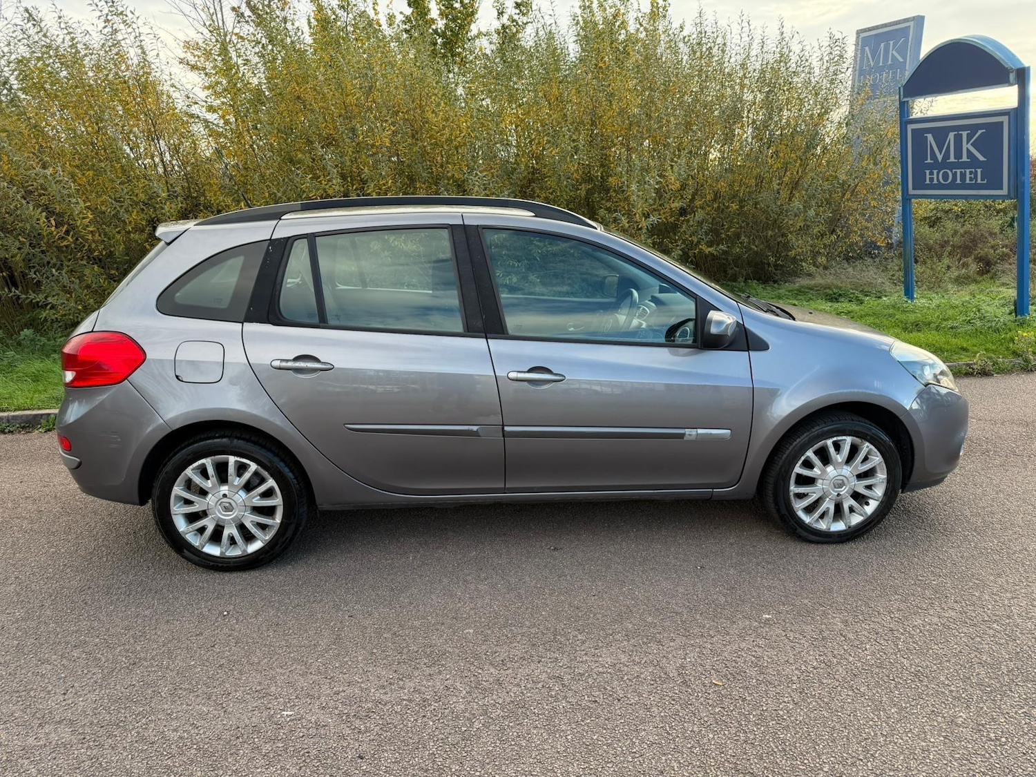 Used Renault Clio 2009 for sale - 76472690: Photo 8