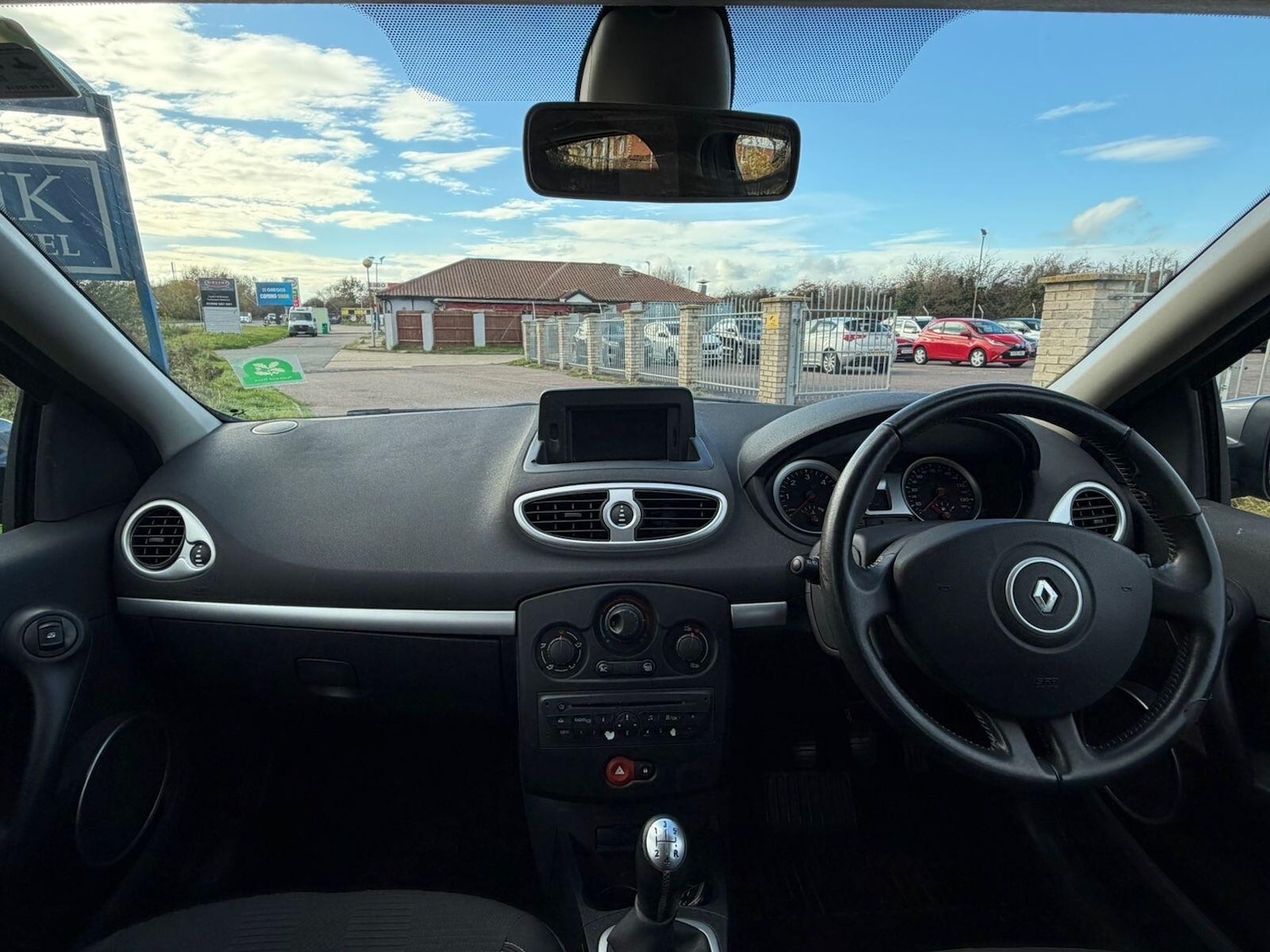 Used Renault Clio 2009 for sale - 76472690: Photo 9