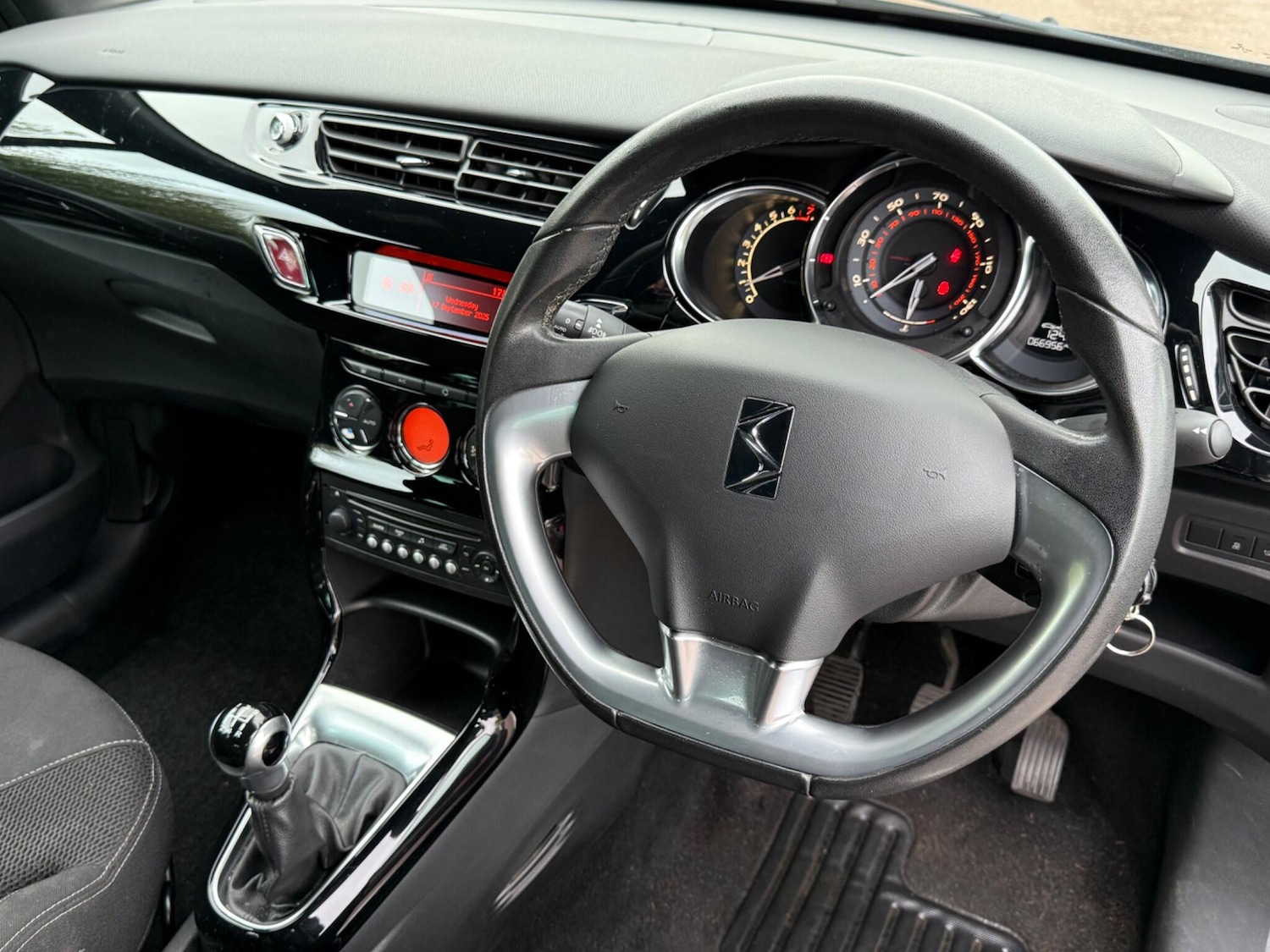 Used Citroen DS3 2015 for sale - 75991152: Photo 9
