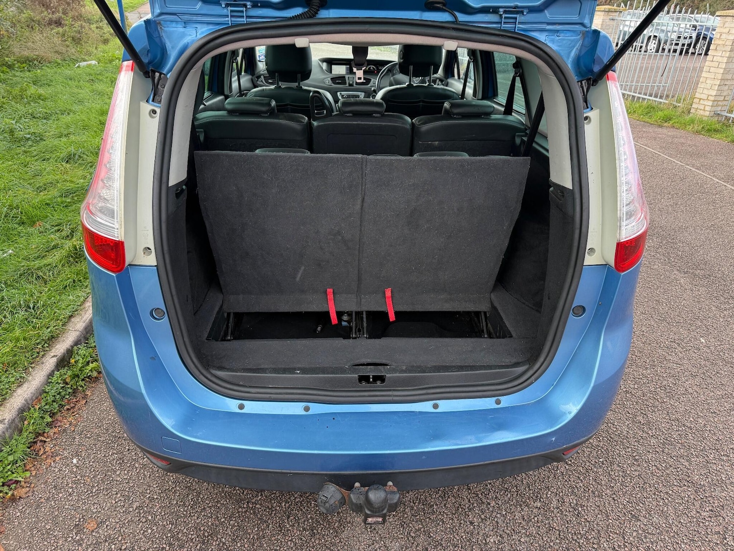 Used Renault Grand Scenic 2013 for sale - 76378036: Photo 17