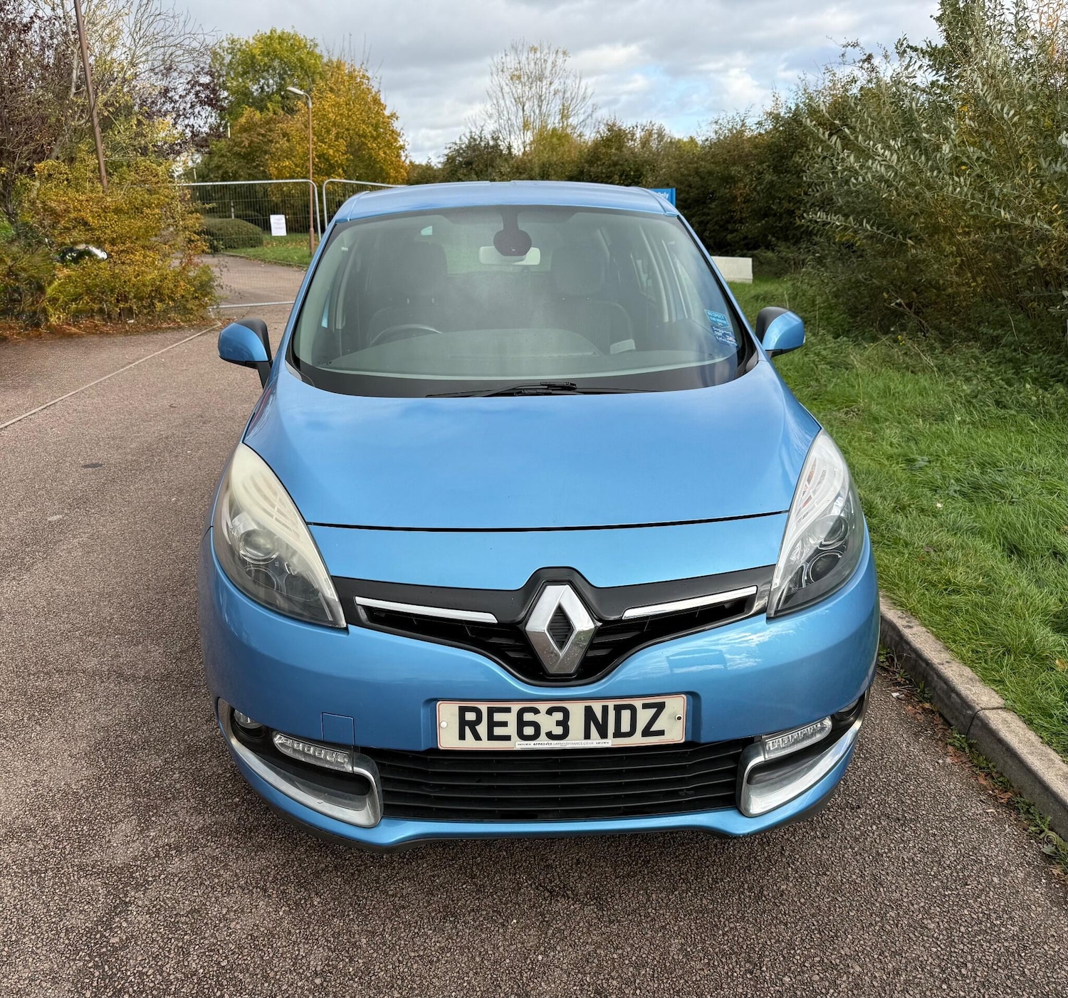 Used Renault Grand Scenic 2013 for sale - 76378036: Photo 2