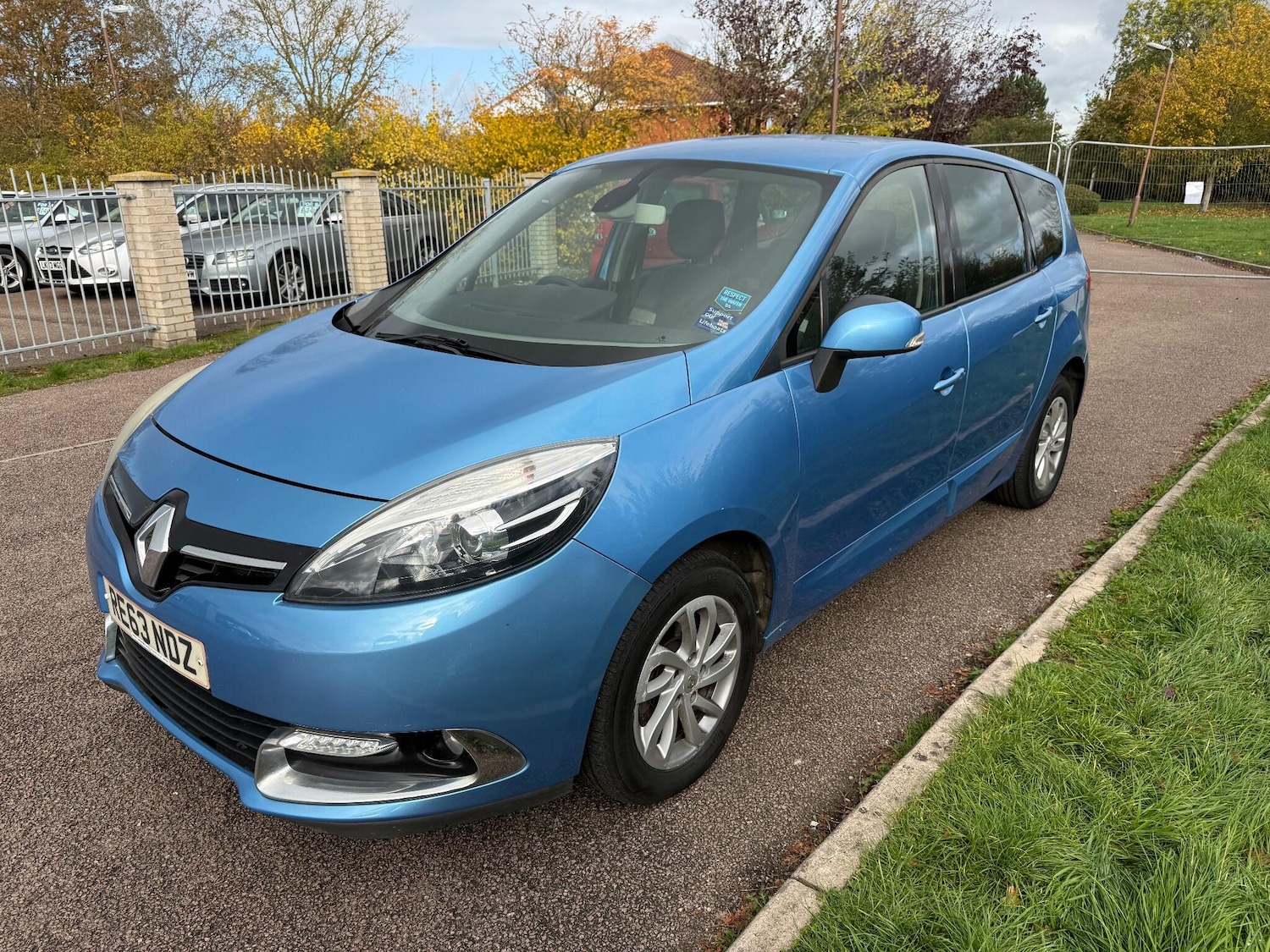 Used Renault Grand Scenic 2013 for sale - 76378036: Photo 3