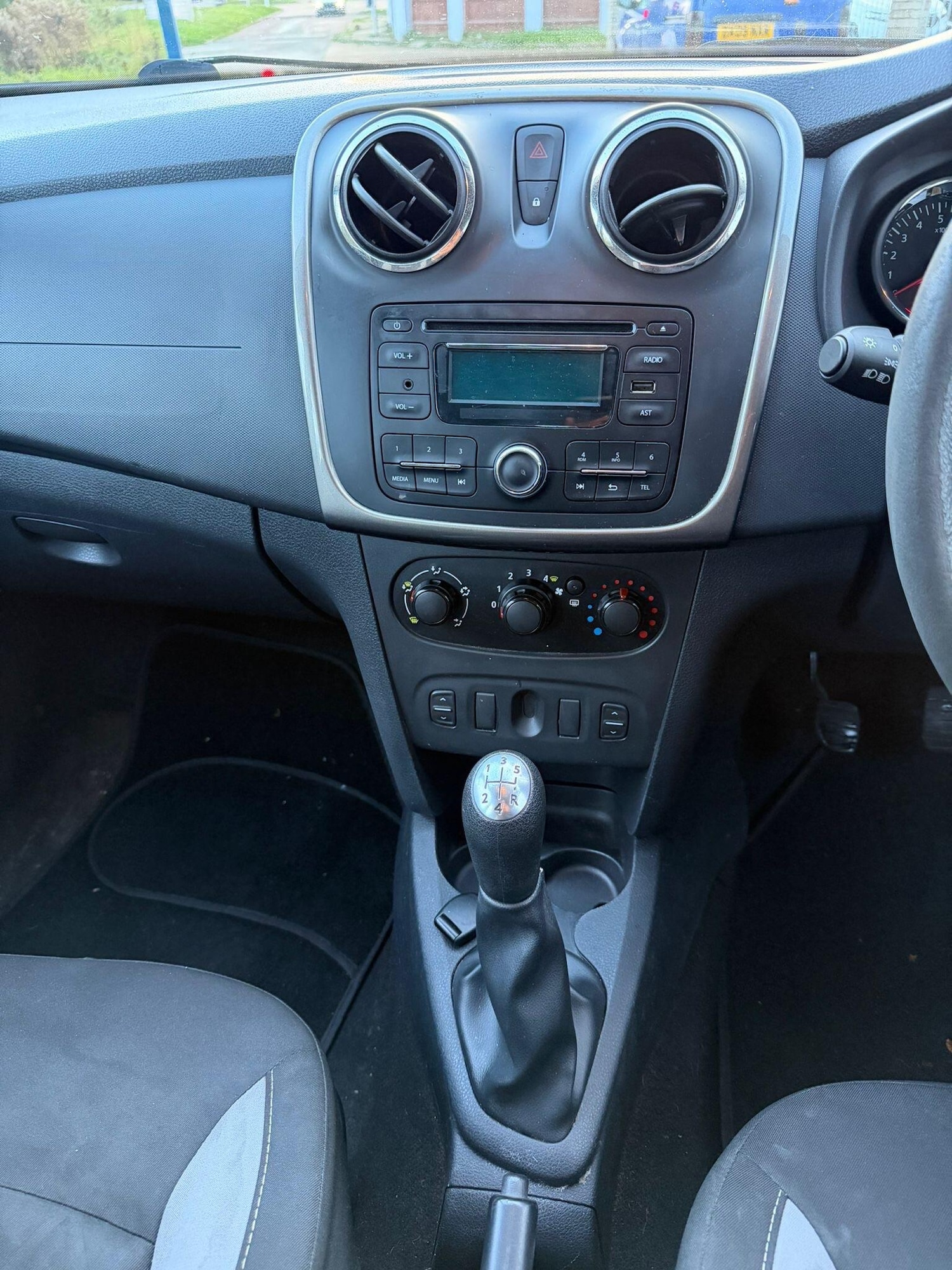 Used Dacia Sandero Stepway 2014 for sale - 76327367: Photo 12