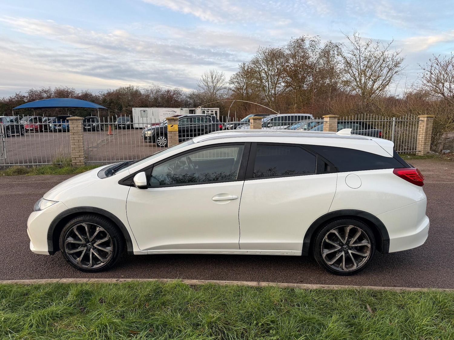 Used Honda Civic 2014 for sale - 76715255: Photo 5