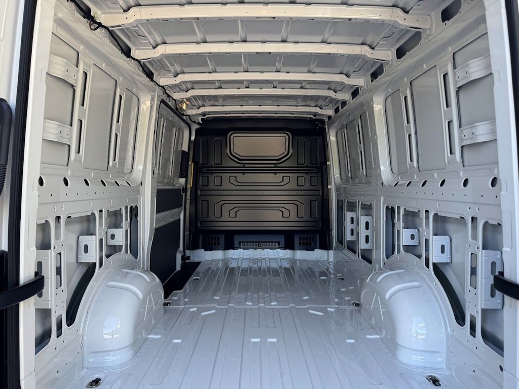 Used Volkswagen Crafter 2025 for sale - 74721758: Photo 12