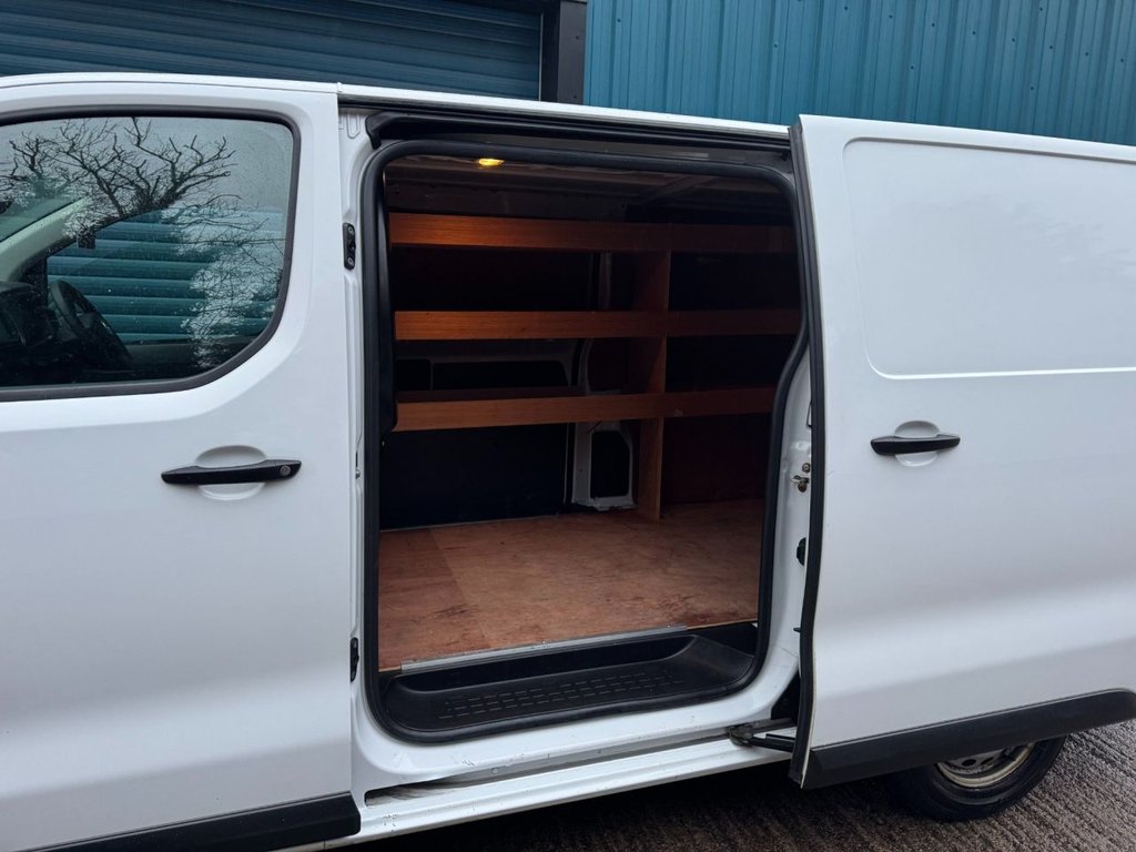 Used Vauxhall Vivaro 2022 for sale - 77301976: Photo 11