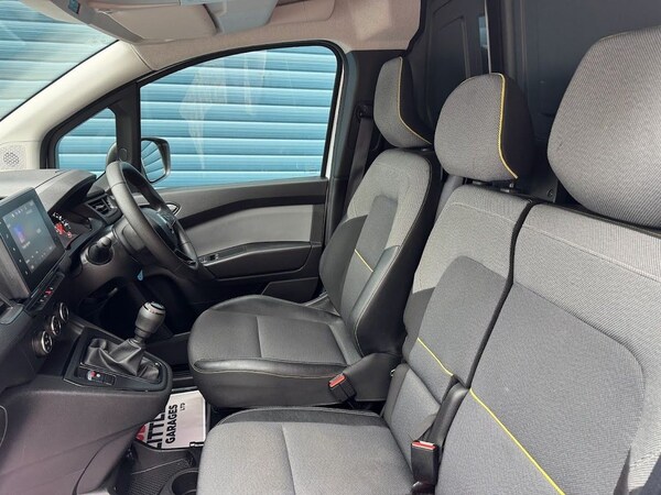 Used Renault Kangoo 2024 for sale - 76266579: Photo 17
