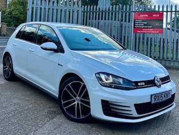 Used Volkswagen Golf 2015 for sale - 76084743: Photo