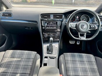 Used Volkswagen Golf 2015 for sale - 76084743: Photo