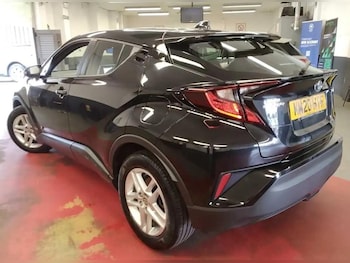 Used Toyota C-HR 2020 for sale - 79277245: Photo