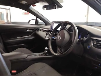 Used Toyota C-HR 2020 for sale - 79277245: Photo