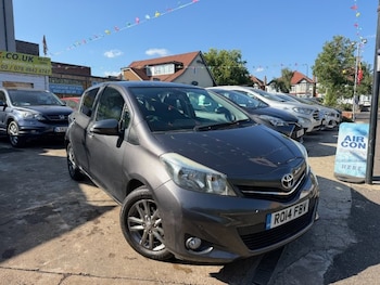 Used Toyota Yaris 2014 for sale - 79458494: Photo