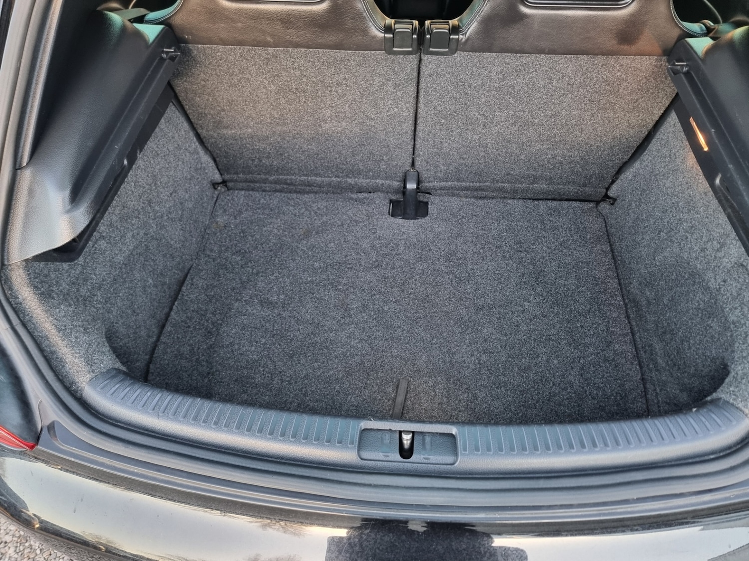 Used Volkswagen Scirocco 2010 for sale - 76699144: Photo 25