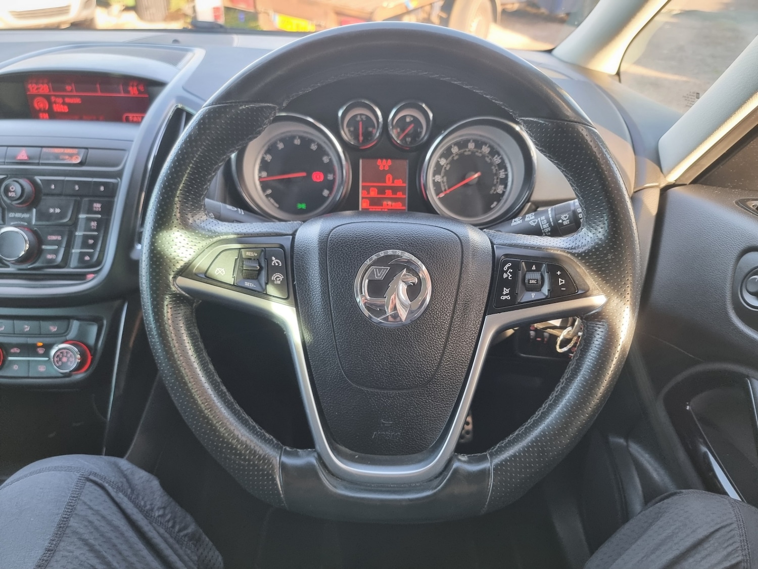 Used Vauxhall Zafira 2015 for sale - 76567835: Photo 15