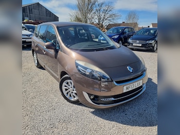 Used Renault Grand Scenic 2013 for sale - 78169173: Photo