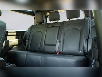 Used Land Rover Defender 90 2024 for sale - 79200043: Photo