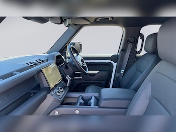 Used Land Rover Defender 2026 for sale - 79315318: Photo
