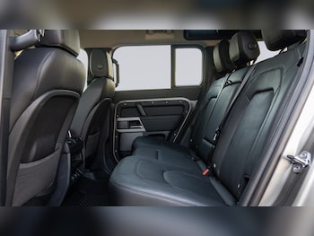 Used Land Rover Defender 110 2024 for sale - 79532025: Photo