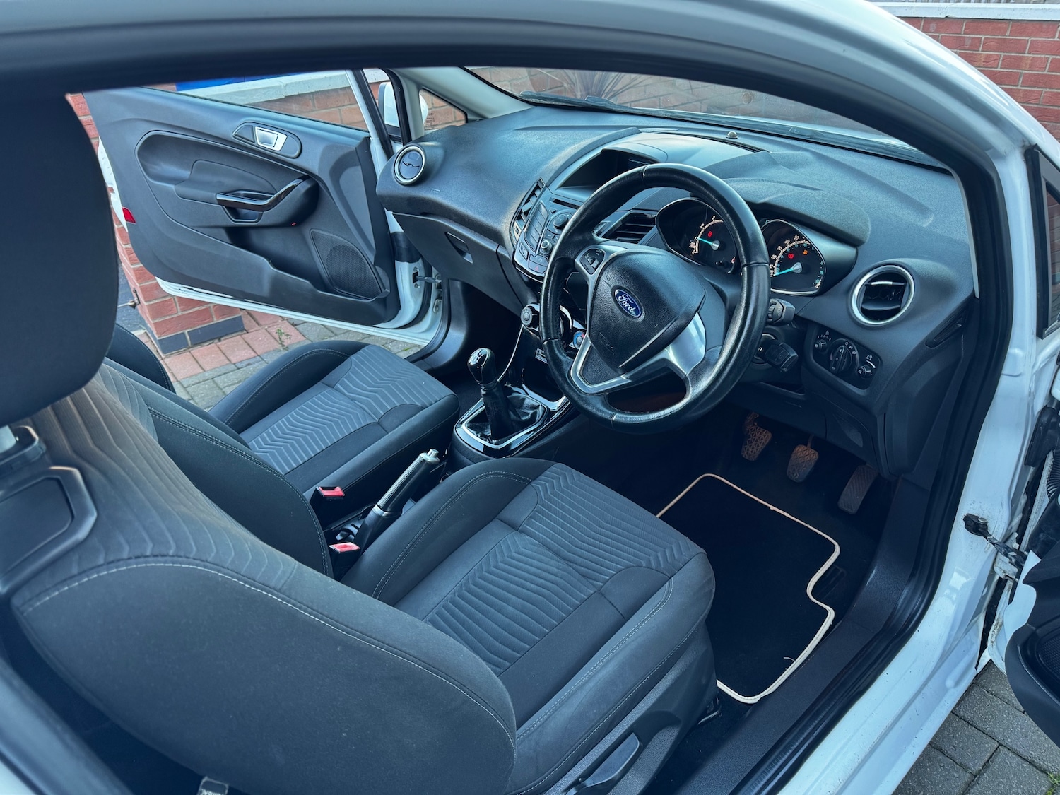 Used Ford Fiesta 2014 for sale - 76739012: Photo 10