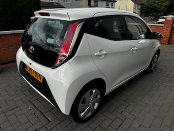 Used Toyota AYGO 2017 for sale - 79725327: Photo