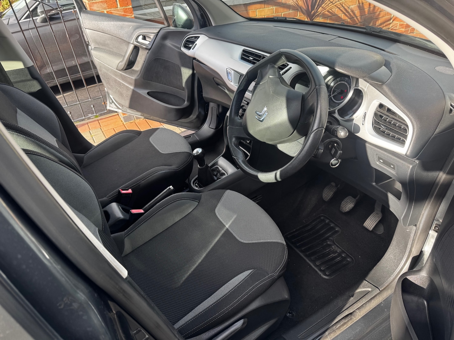 Used Citroen C3 2013 for sale - 76385136: Photo 10