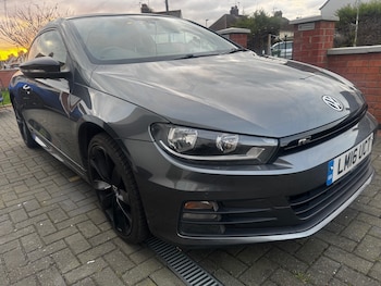 2016 (16) - 2.0 TDi BMT R-Line Black Edition 3dr DSG automatic