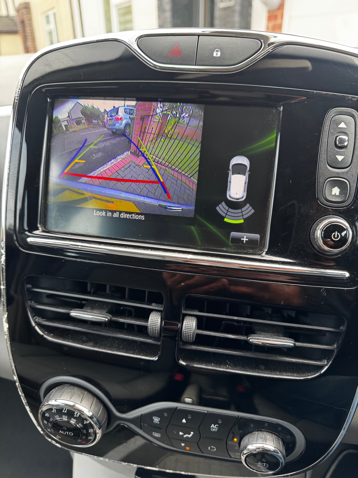 Used Renault Zoe 2015 for sale - 76520301: Photo 11