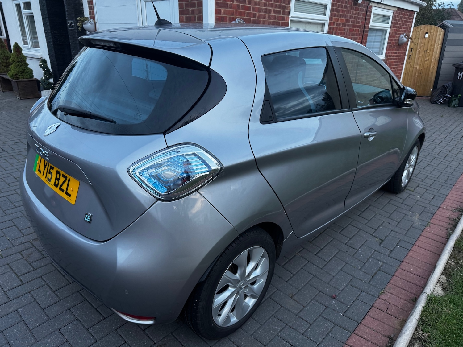 Used Renault Zoe 2015 for sale - 76520301: Photo 4