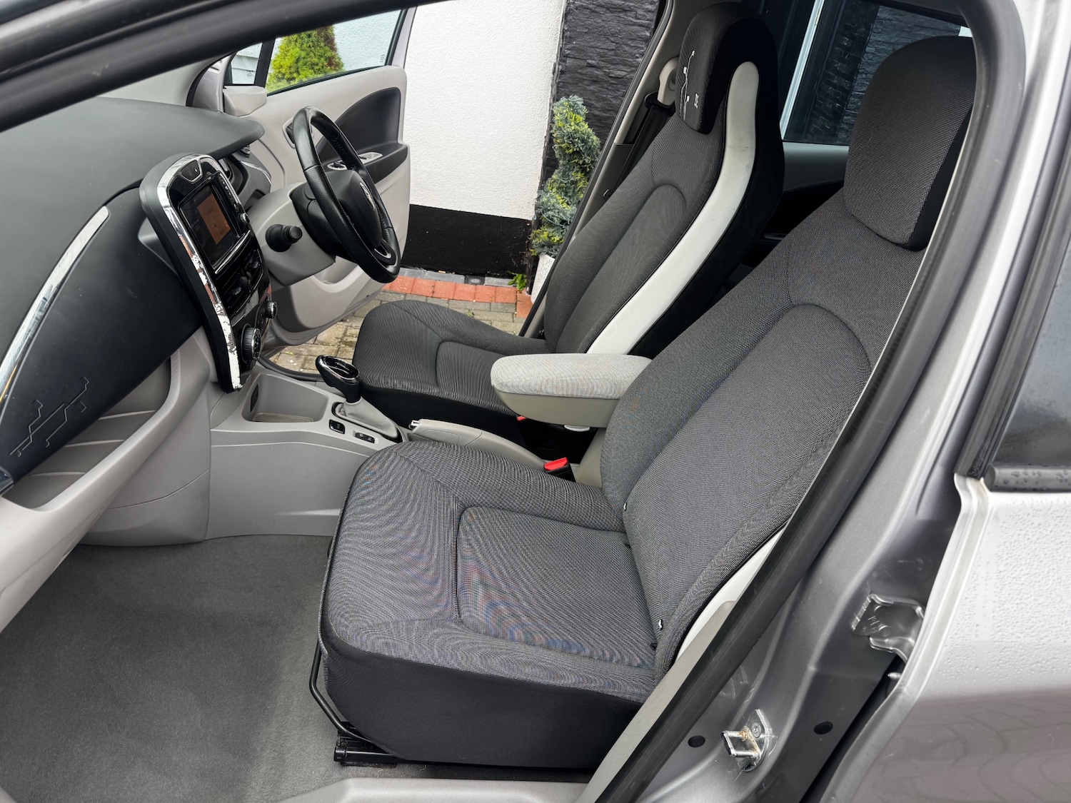 Used Renault Zoe 2015 for sale - 76520301: Photo 9