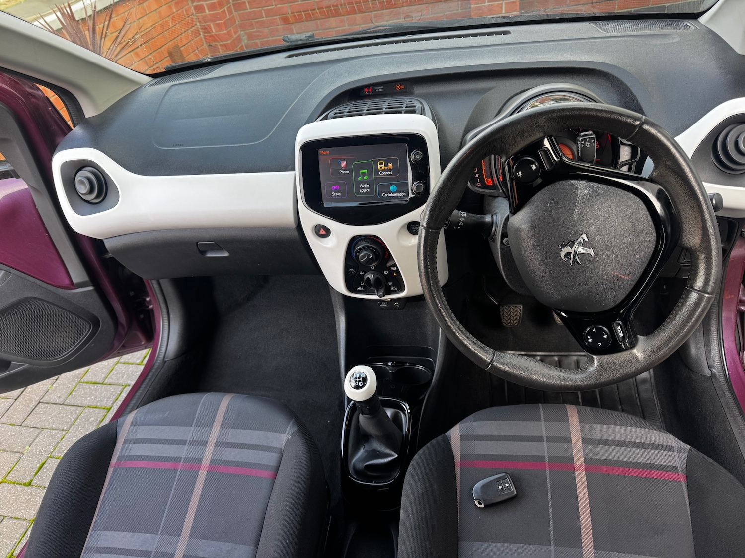 Used Peugeot 108 2014 for sale - 76640759: Photo 10