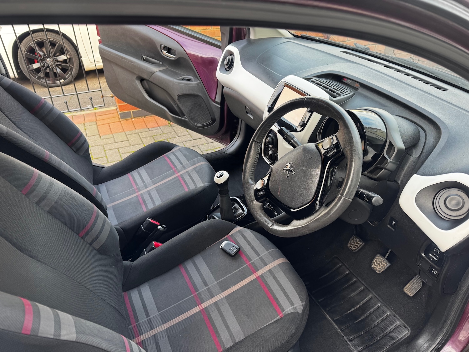 Used Peugeot 108 2014 for sale - 76640759: Photo 7