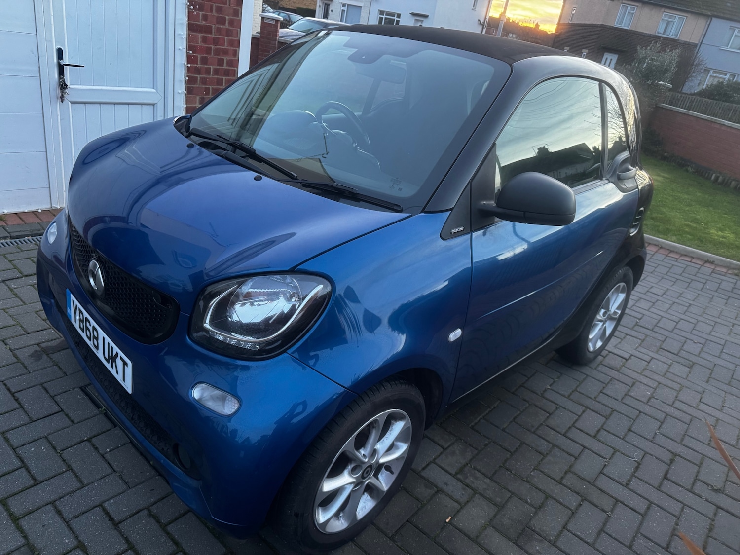 Used smart fortwo 2018 for sale - 76933397: Photo 1