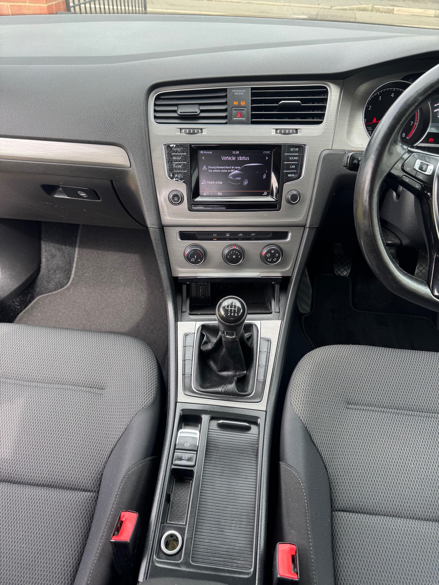 Used Volkswagen Golf 2014 for sale - 76070530: Photo 10