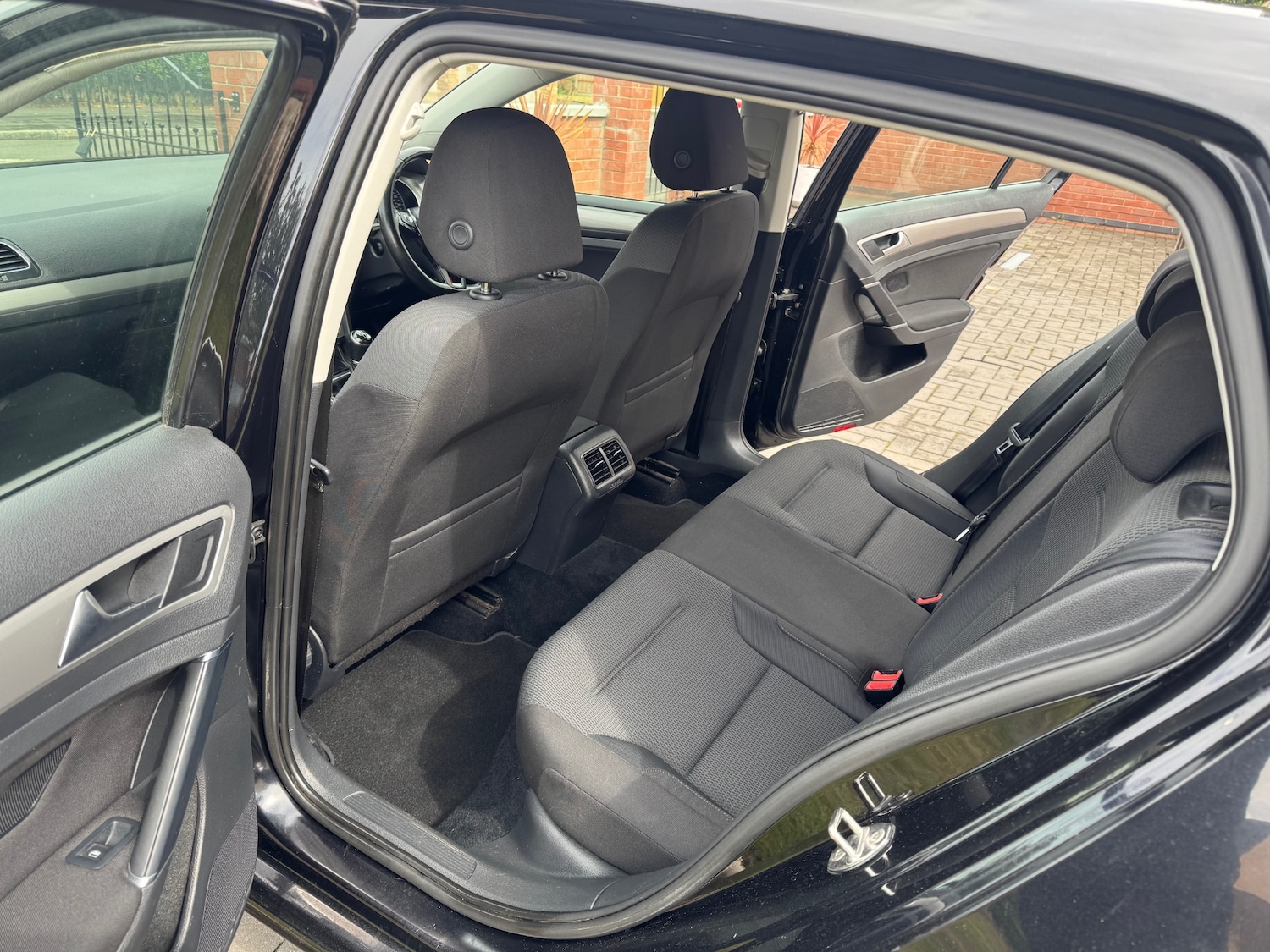 Used Volkswagen Golf 2014 for sale - 76070530: Photo 11