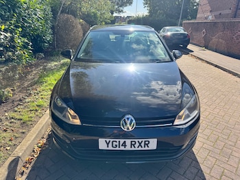 Used Volkswagen Golf 2014 for sale - 76070530: Photo 2