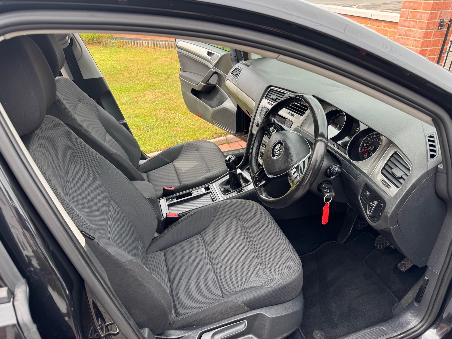Used Volkswagen Golf 2014 for sale - 76070530: Photo 8