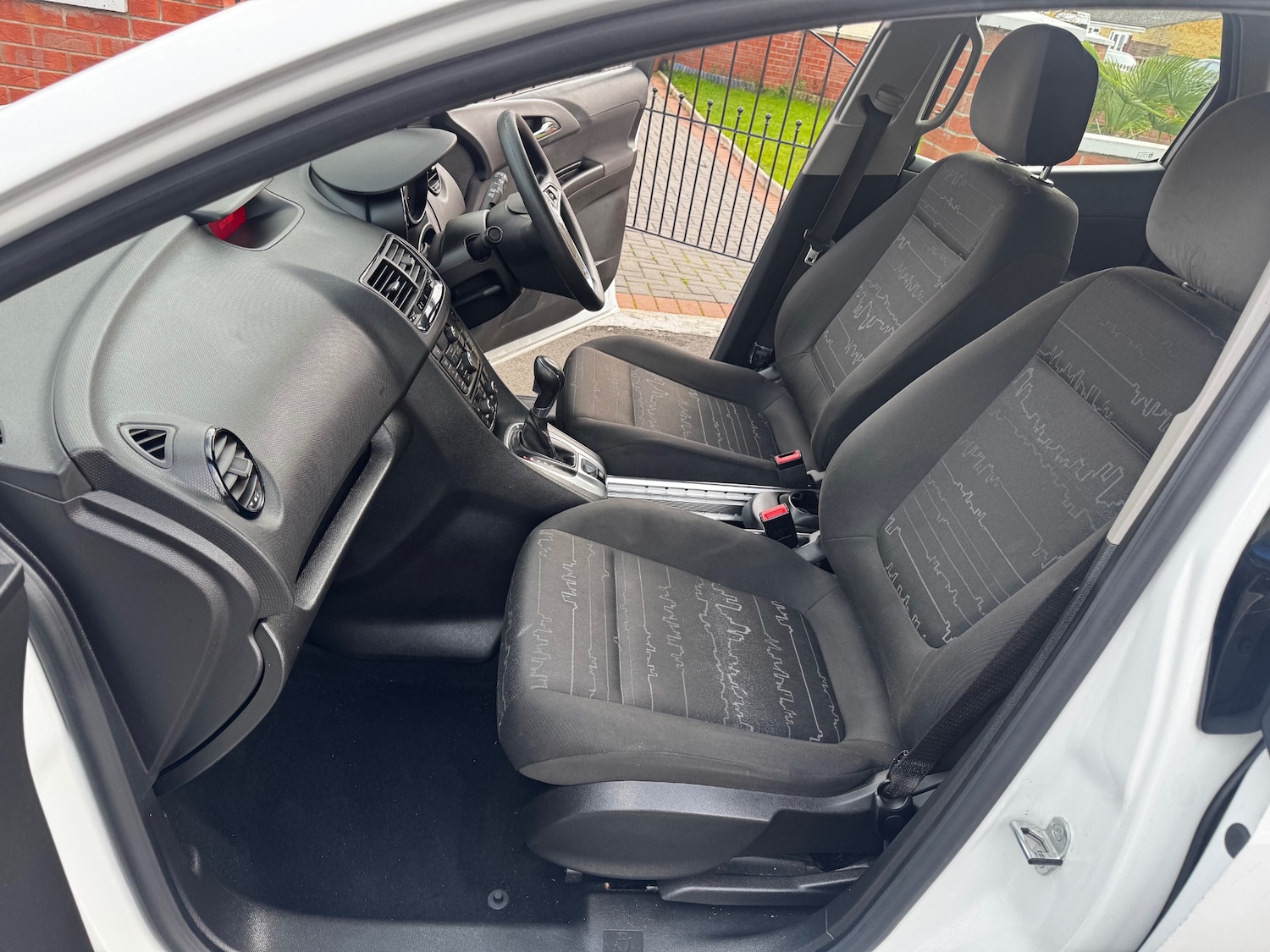 Used Vauxhall Meriva 2015 for sale - 76453141: Photo 11