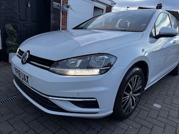 Used Volkswagen Golf 2018 for sale - 77047490: Photo