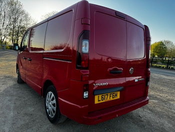 Used Vauxhall Vivaro 2017 for sale - 78360456: Photo