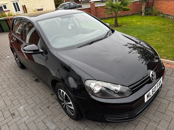 Used Volkswagen Golf 2010 for sale - 76300720: Photo 1
