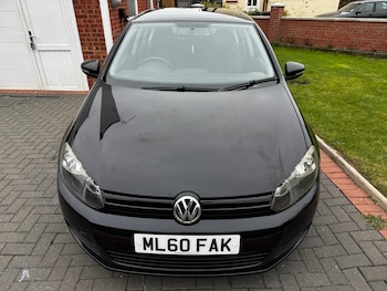 Used Volkswagen Golf 2010 for sale - 76300720: Photo 2