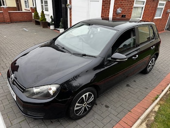 Used Volkswagen Golf 2010 for sale - 76300720: Photo 3