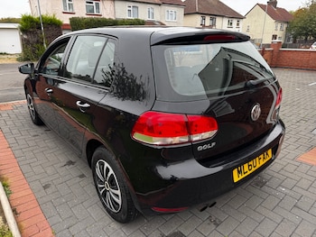 Used Volkswagen Golf 2010 for sale - 76300720: Photo 4