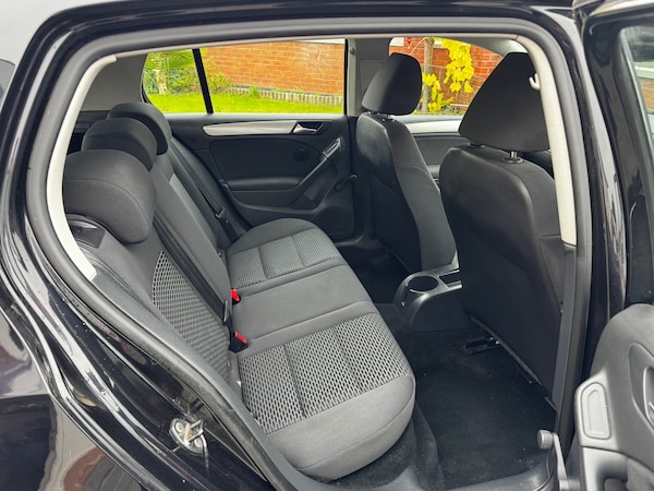 Used Volkswagen Golf 2010 for sale - 76300720: Photo 7