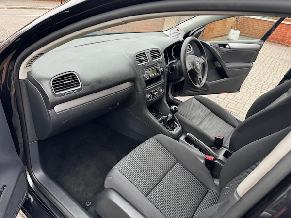 Used Volkswagen Golf 2010 for sale - 76300720: Photo 8