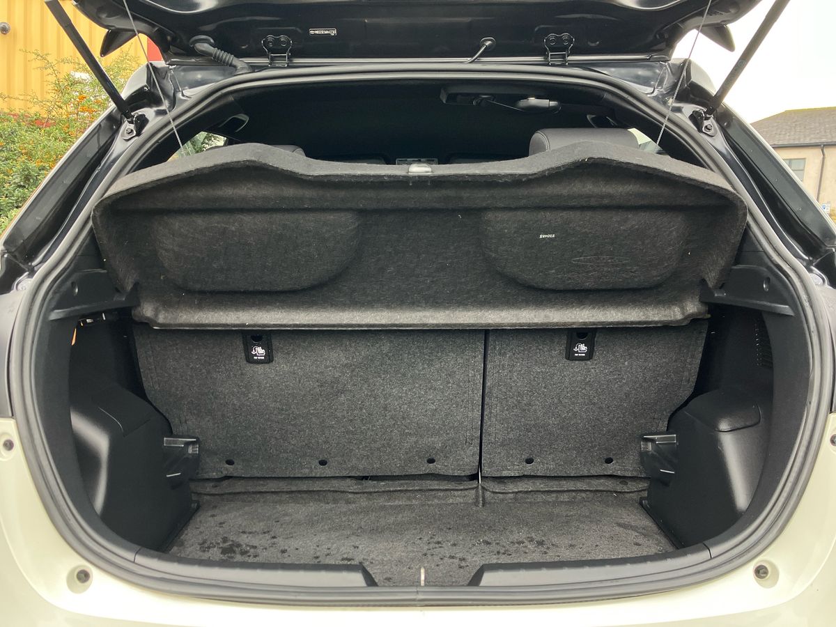 Used Toyota Yaris 2018 for sale - 76330680: Photo 21