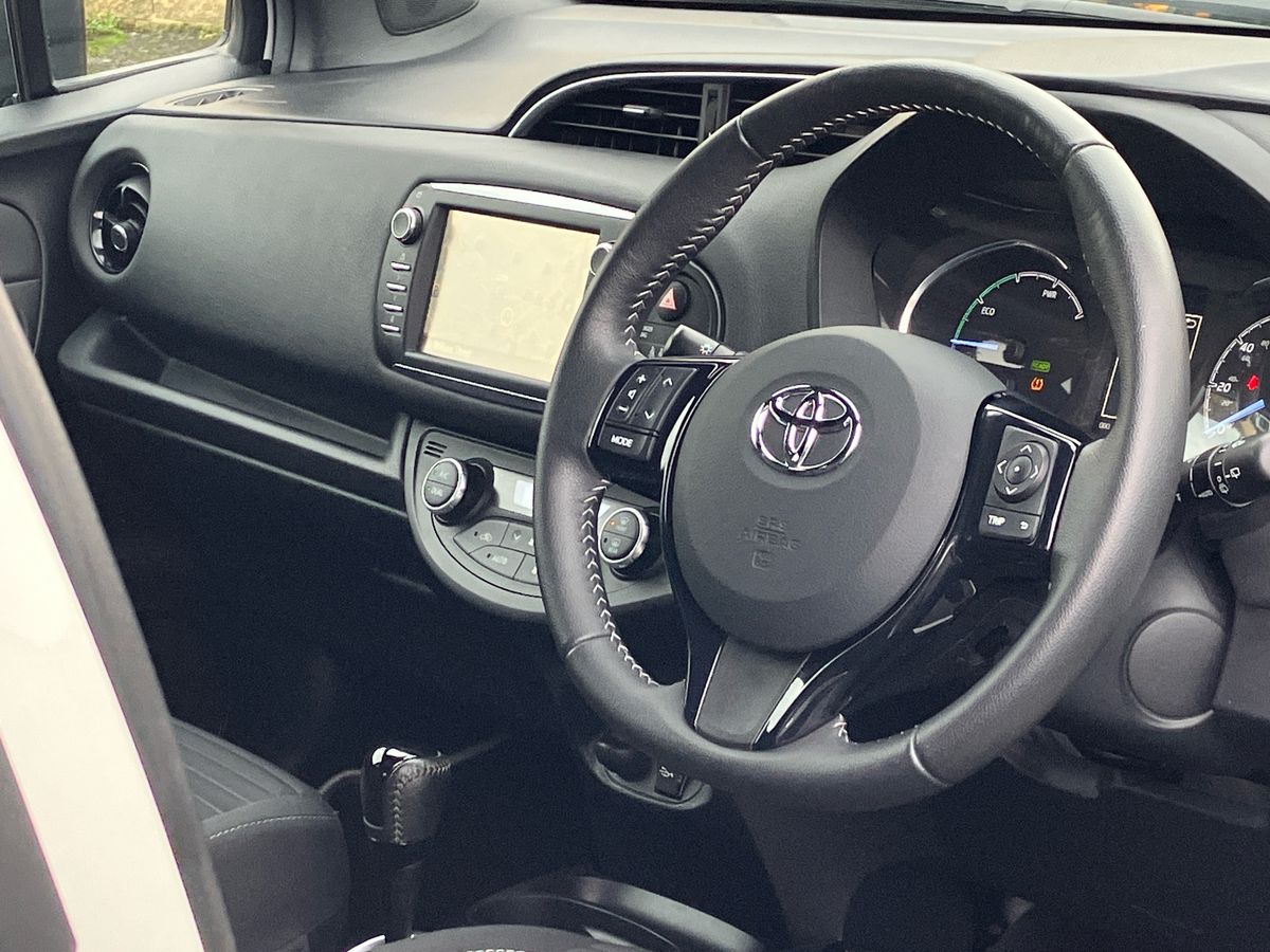 Used Toyota Yaris 2018 for sale - 76330680: Photo 36
