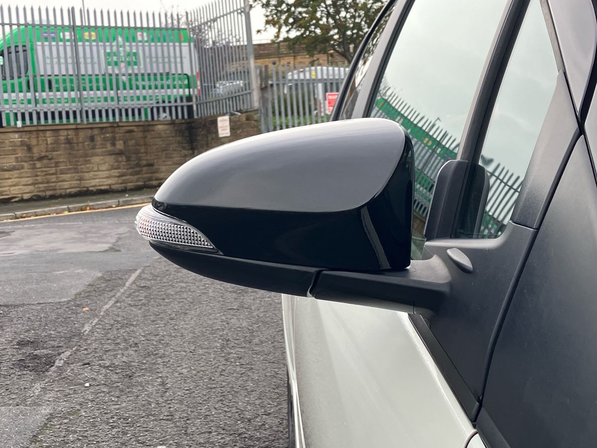 Used Toyota Yaris 2018 for sale - 76330680: Photo 39