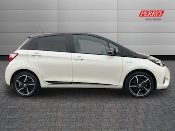 Used Toyota Yaris 2018 for sale - 76330680: Photo