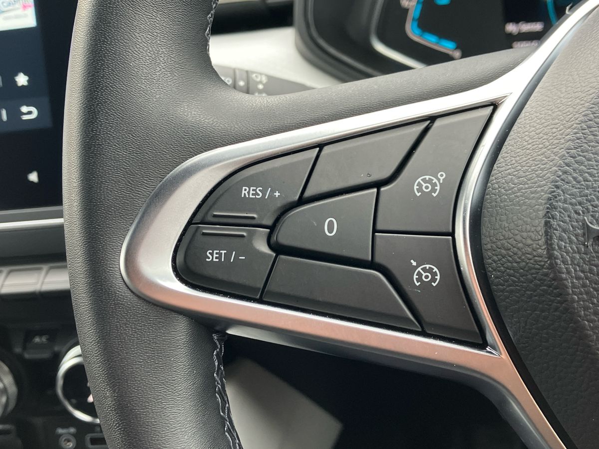 Used Renault Clio 2023 for sale - 76638084: Photo 16